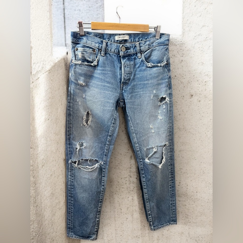 MOUSSY Vintage Aberdeen Tapered distressed jeans in blue cotton denim - Picture 2 of 16